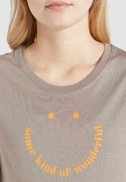 Bester Verkauf ⭐ Khujo FRANCESCA SMILE - T-Shirt Print - Graubraun, Damen ✔️ -Khujo Exquisiter Laden 0d91ba019daa4da794f284afcd996f61