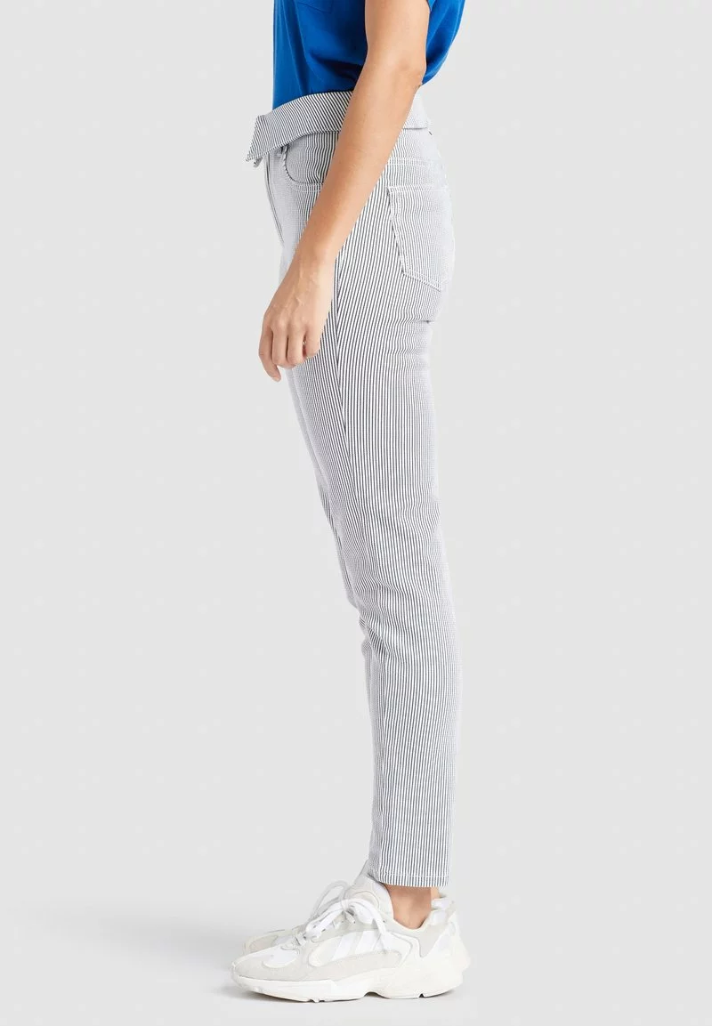 Top 10 🤩 Khujo EAST - 👖 Jeans Slim Fit - Blue/white, Damen 🛒 4 Top 10 🤩 Khujo EAST - 👖 Jeans Slim Fit - Blue/white, Damen 🛒 – Bild 4