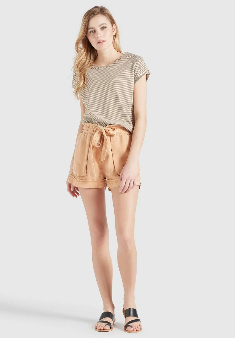 Angebote ✔️ Khujo BABSI - T-Shirt Print - Weiß Ocker Gestreift, Damen ✨ 8 Angebote ✔️ Khujo BABSI - T-Shirt Print - Weiß Ocker Gestreift, Damen ✨ – Bild 8