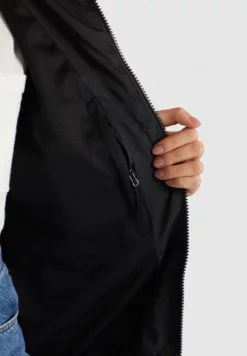 Bestpreis 💯 Khujo AKAMU - Leichte Jacke - Black/red, Damen 💯 13 Bestpreis 💯 Khujo AKAMU - Leichte Jacke - Black/red, Damen 💯 -Khujo Exquisiter Laden a14093eccf3b434694cc56fd8e76f877